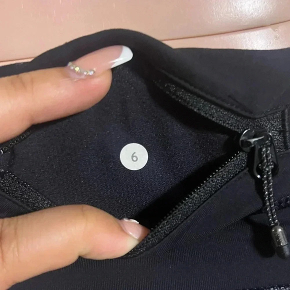 LULULEMON ATHLETICA Women’s Capri Leggings - Picture 10 of 12